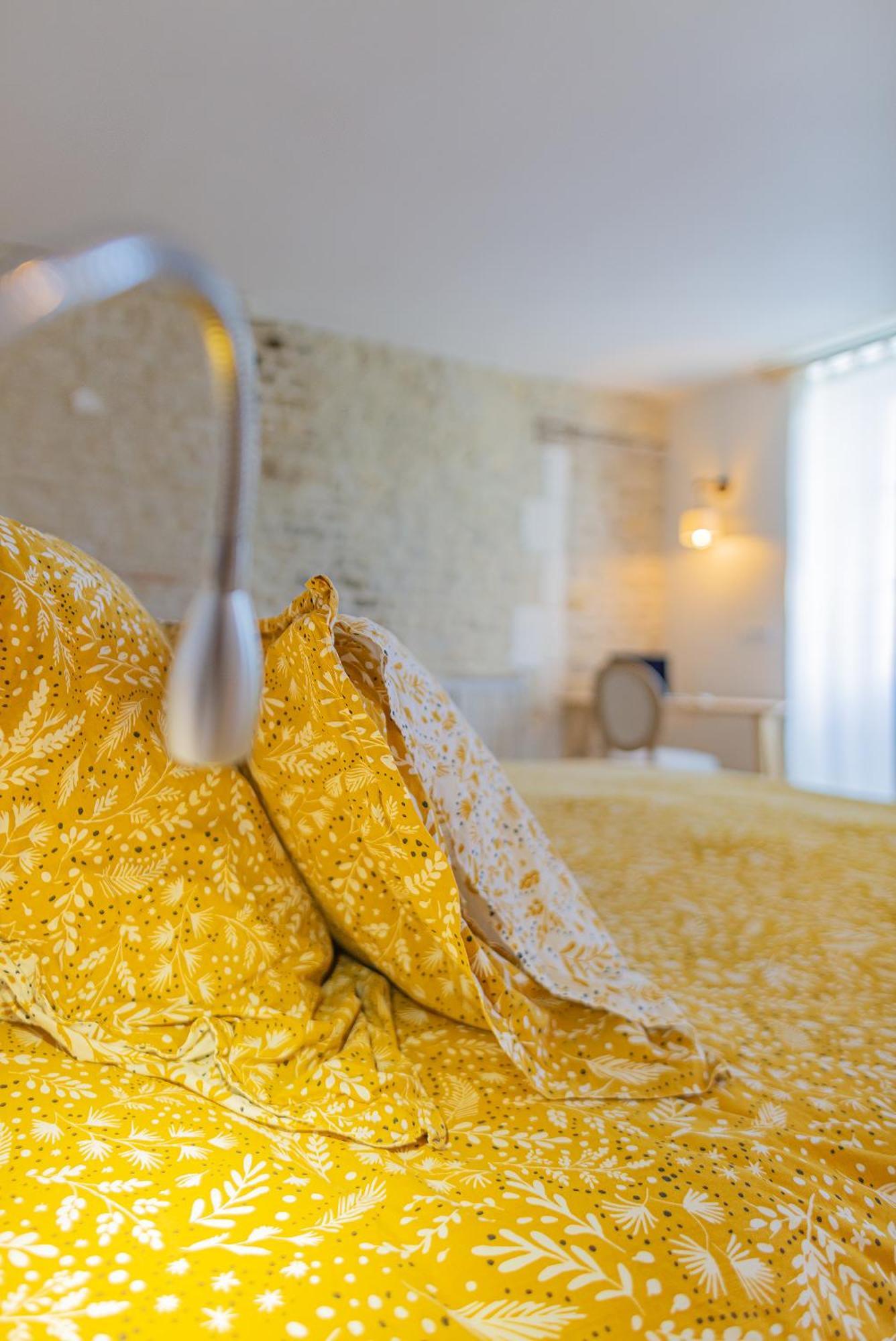Le Gîte Du Château Bouhet Extérieur photo